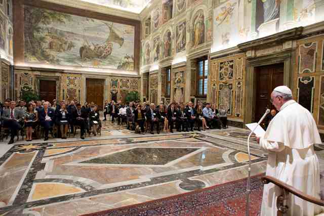 Πάπας Φραγκίσκος: «Ευημερούν μόνο λιγοστοί άνθρωποι, χάρη στη χρηματοοικονομική κερδοσκοπία» - Media