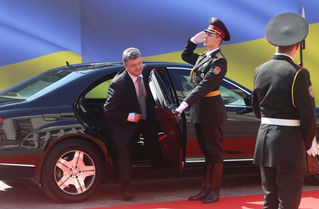 Ορκίστηκε νέος πρόεδρος της Ουκρανίας ο Ποροσένκο - Media
