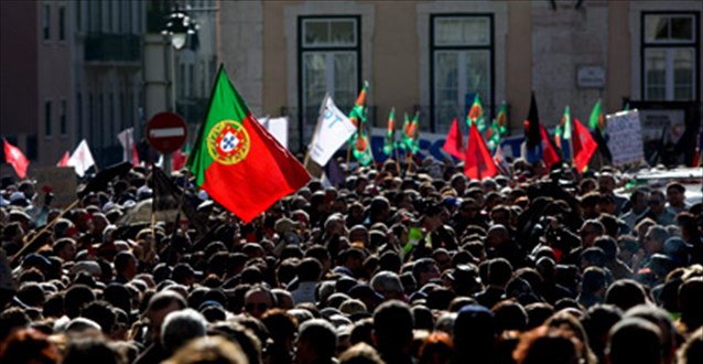 Στους δρόμους οι Πορτογάλοι για τη λιτότητα - Media