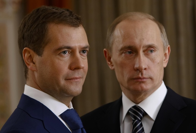 Τριπλασιάζουν τους μισθούς τους Πούτιν – Μεντβέντεφ - Media