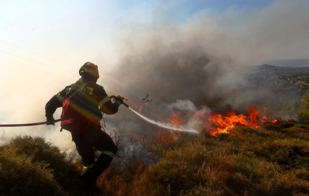 Μεγάλη πυρκαγιά στην Κίσσαμο Χανίων-Εκκενώθηκε οικισμός - Media
