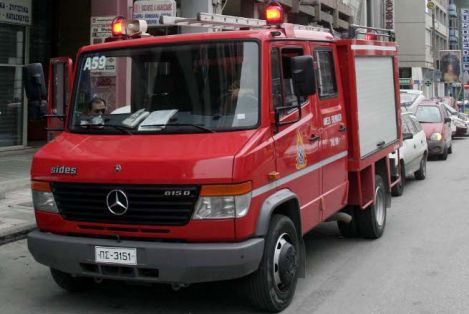 Υπό μερικό έλεγχο η πυρκαγιά σε καφετέρια στο Μοναστηράκι - Media