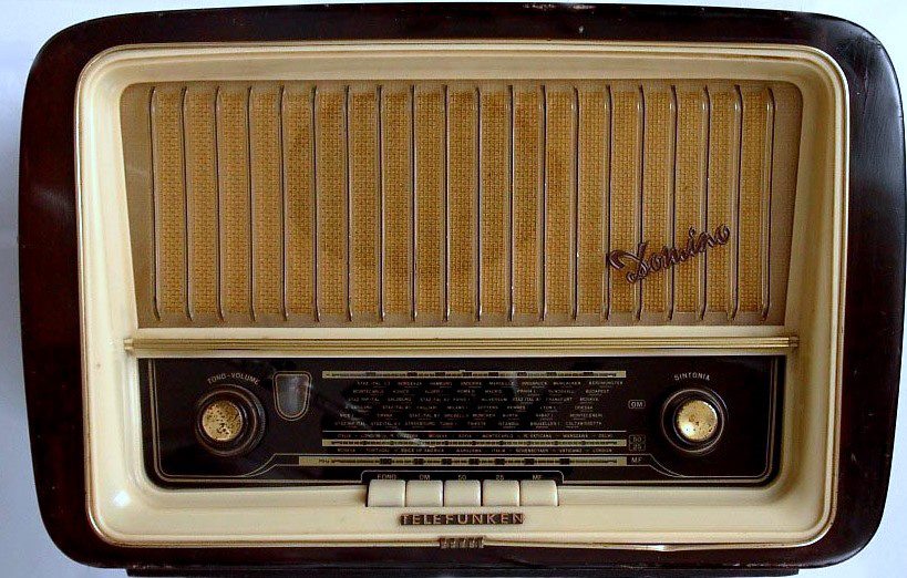 Ένας μικρός Ιταλός μαθαίνει ελληνικά από την ΕΡΤ... - Media