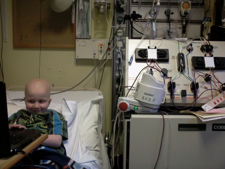 Το συγκλονιστικό post ενός 11χρονου: «Πεθαίνω, το ξέρω. Η μαμά με αφήνει στην αγκαλιά του θεούλη» - Media