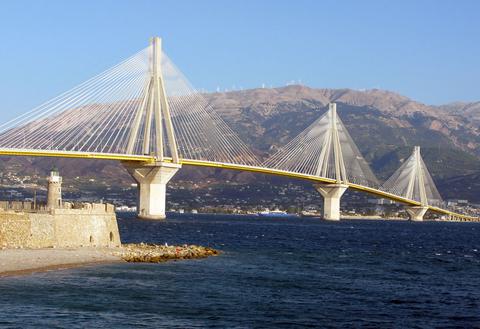 Βρέθηκε η σορός του 26χρονου που έπεσε από τη γέφυρα Ρίο-Αντίρριο - Media