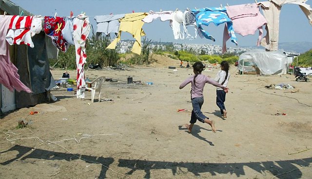 Στο ΣτΕ κατά μετεγκατάστασης καταυλισμού Ρομά ο Δήμος Μάνδρας- Ειδυλλίας
 - Media