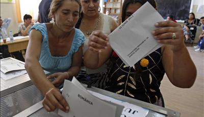 Άνοιξαν οι κάλπες στη Ρουμανία - Media