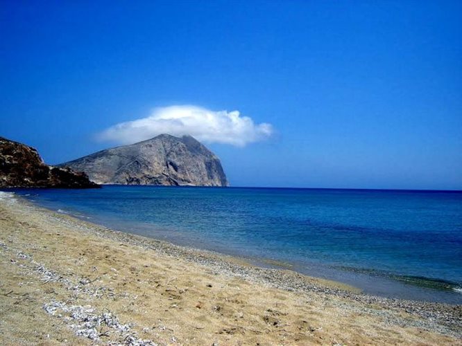 Οι πιο ωραίες παραλίες των Κυκλάδων - Media