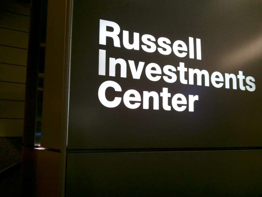 Υποβάθμιση της Ελλάδας από «ανεπτυγμένη» σε «αναδυόμενη
  - Media