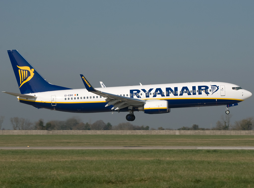 Η Ryanair πουλάει 100.000 εισιτήρια έναντι 9,99 ευρώ για 6 προορισμούς - Media