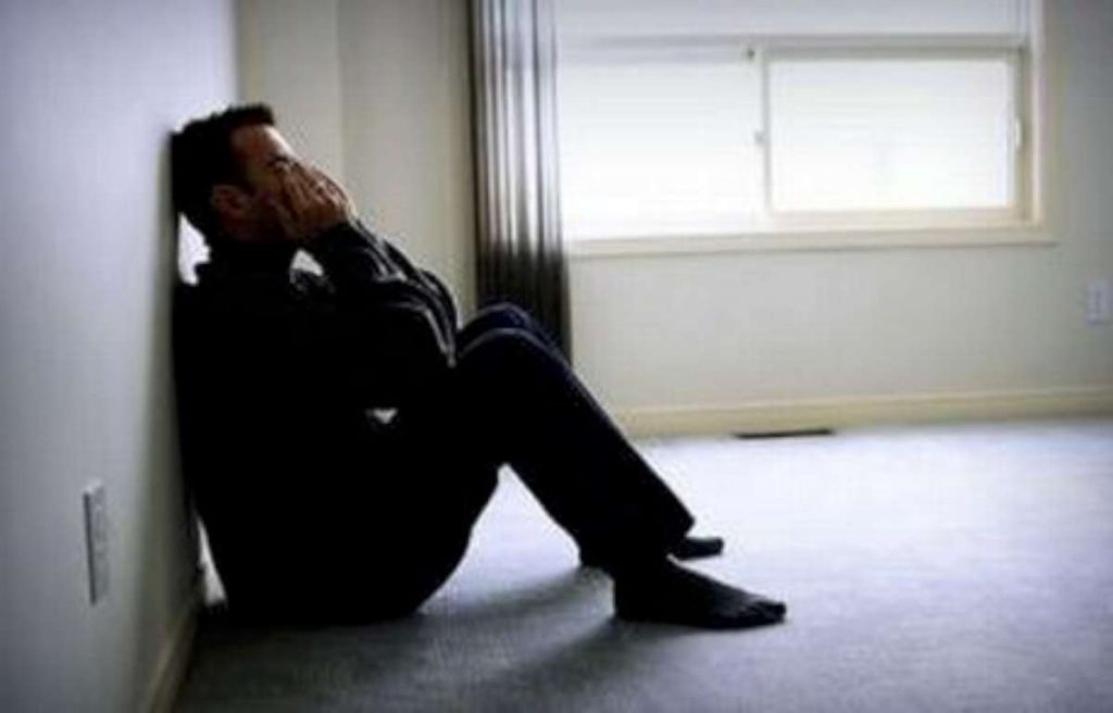 Ευρωβαρόμετρο: Μαύρη είν’ η νύχτα στα βουνά! - Media