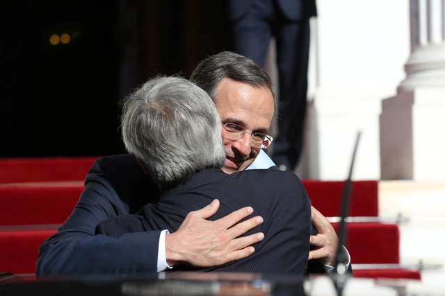 «Πραγματικός φίλος» ο Γιούνκερ, «αδελφός πρωθυπουργός» ο Σαμαράς - Media