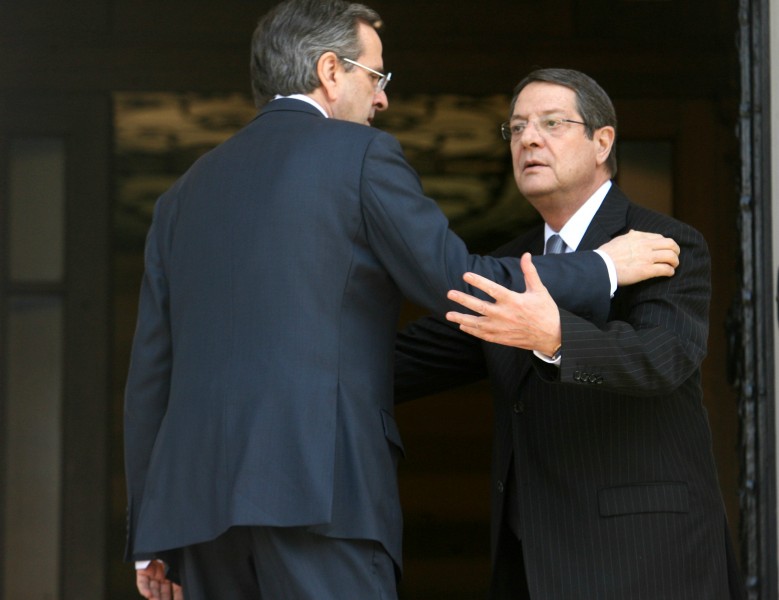 Τηλεφωνική επικοινωνία Σαμαρά - Αναστασιάδη - Media