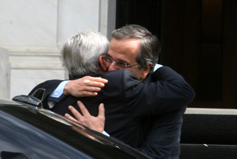 Σαμαράς-Γιούνκερ: Πόσο πάει το φιλί σε Δύση και Ανατολή… (Photos) - Media