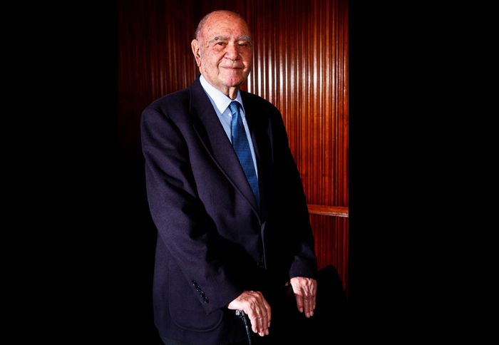 Πέθανε ο Σαρακάκης - Media