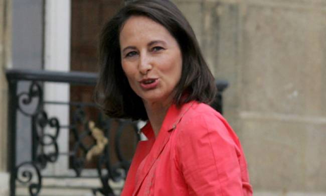 Όταν η πρώην του Ολάντ «τα χώνει» στην… πρώην - Media