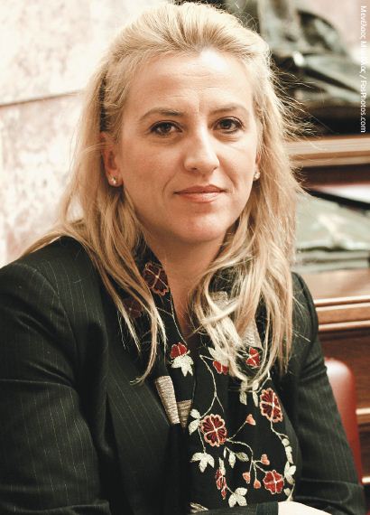 Ρένα Δούρου: «Πατριωτισμός σήμερα είναι να βρει δουλειά ο άνεργος» - Media