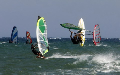 Μικρή άνοδος της θερμοκρασίας- Παραμένουν ισχυροί οι άνεμοι στο Αιγαίο - Media