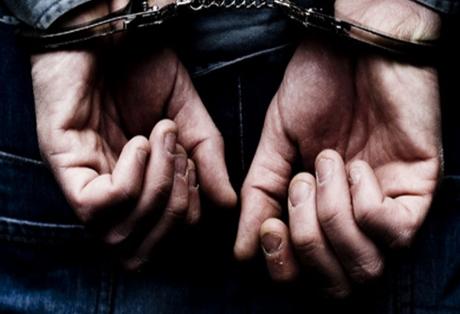 Αστυνομικός συνελήφθη γιατί «πουλούσε προστασία» σε στούντιο μασάζ - Media