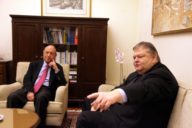 Ο Βενιζέλος θέλει πίσω τους σκορπισμένους εκσυγχρονιστές... - Media