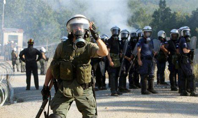 «Ανάπτυξη» με ΜΑΤ και παραπληροφόρηση - Media