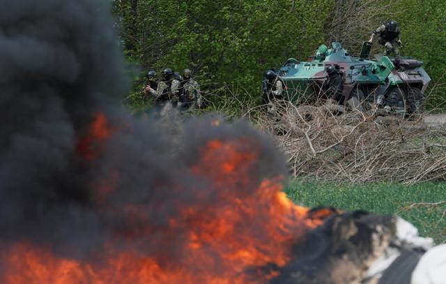 Ουκρανικά στρατεύματα μπαίνουν στο Σλαβιάνσκ – Πέντε νεκροί - Media