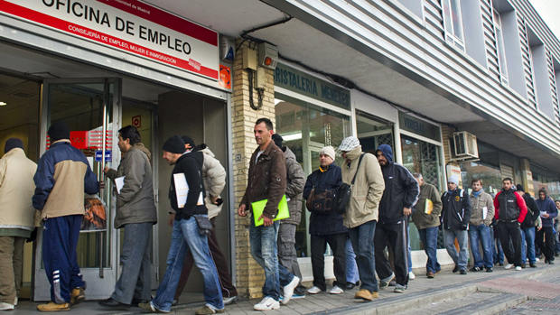 Τουλάχιστον 3 χρόνια άνεργος ένας στους τέσσερις Ισπανούς - Media