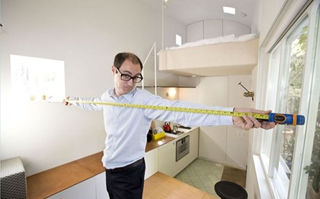 Έδωσε 350.000 ευρώ για το μικρότερο σπίτι του Λονδίνου (Video) - Media