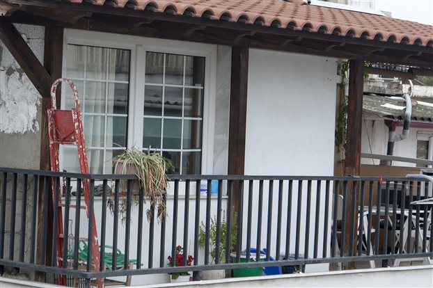 Δόθηκε εξάμηνη άδεια παραμονής στη μητέρα της 13χρονης - Media