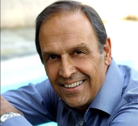 Τα λαμόγια, οι χιουμορίστες και ο ελέφαντας - Media