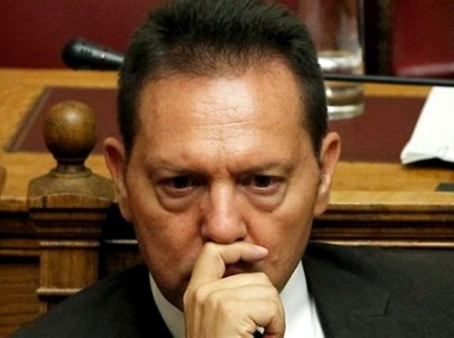 Θέλει ο Γιάννης να κρυφτεί, μα η χαρά δεν τον αφήνει... - Media