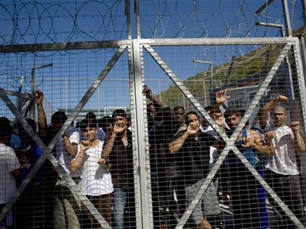 Πέθανε αβοήθητος καρκινοπαθής Αφγανός στο στρατόπεδο Κορίνθου
 - Media