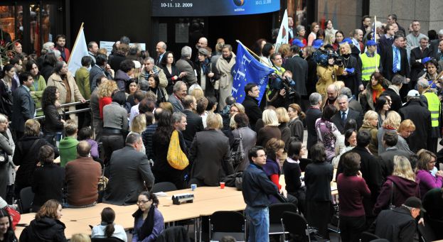 Απεργούν κατά της λιτότητας οι υπάλληλοι τoy Ευρωπαικού Συμβουλίου - Media