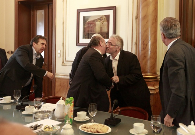 Και εγένετο νέα Εθνική Συλλογική Σύμβαση Εργασίας - Παραμένουν 14 οι μισθοί - Media