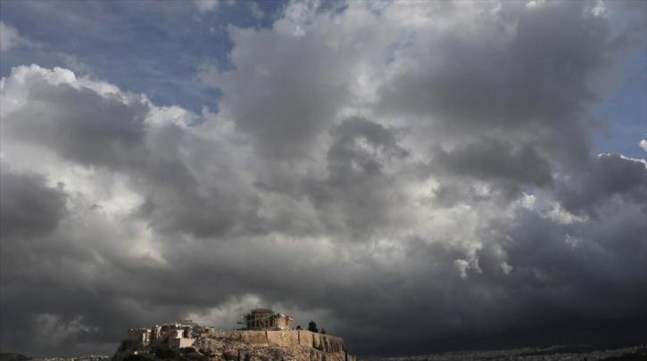 Νεφώσεις με τοπικές βροχές και μικρή πτώση της θερμοκρασίας - Media