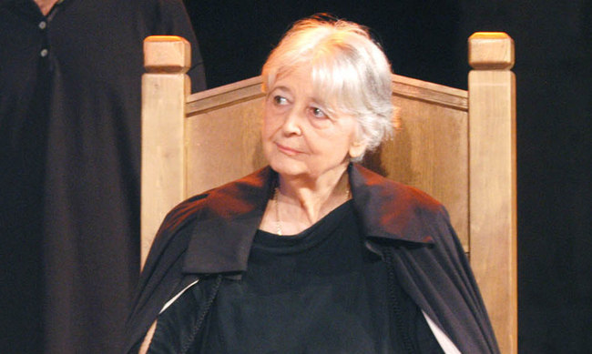 Σε κρίσιμη κατάσταση νοσηλεύεται η Άννα Συνοδινού - Media