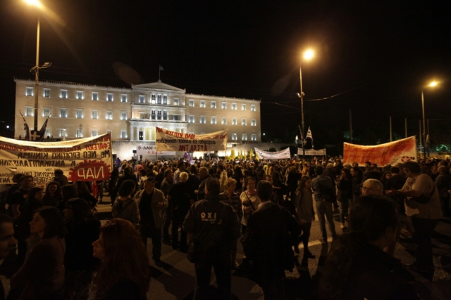 Σε εξέλιξη το συλλαλητήριο στο Σύνταγμα (Photos) - Media