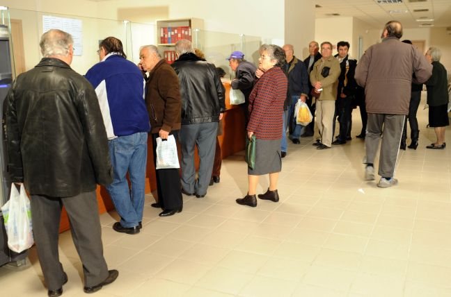 Την Πέμπτη αρχίζει η καταβολή των συντάξεων Οκτωβρίου 2016 - Media