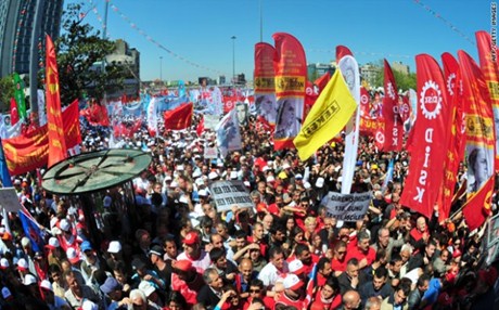 Επεισόδια σε διαδήλωση για την Πρωτομαγιά στην Κωνσταντινούπολη - Media