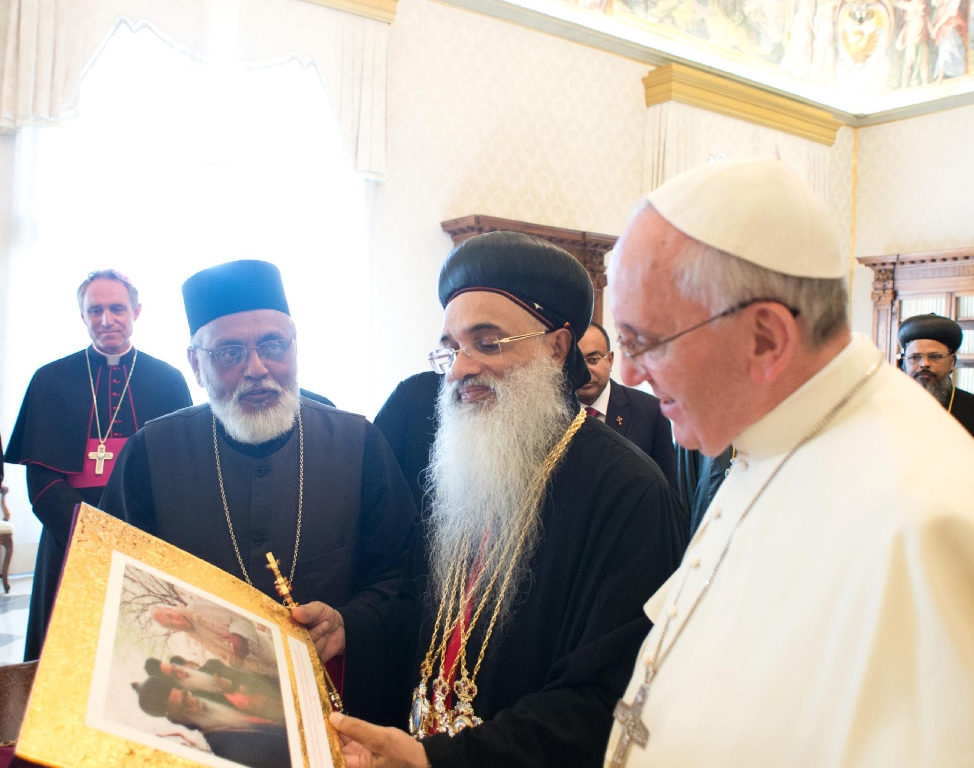 «Μην χτυπήσετε τη Συρία» διαμηνύει στους G20 ο Πάπας - Media