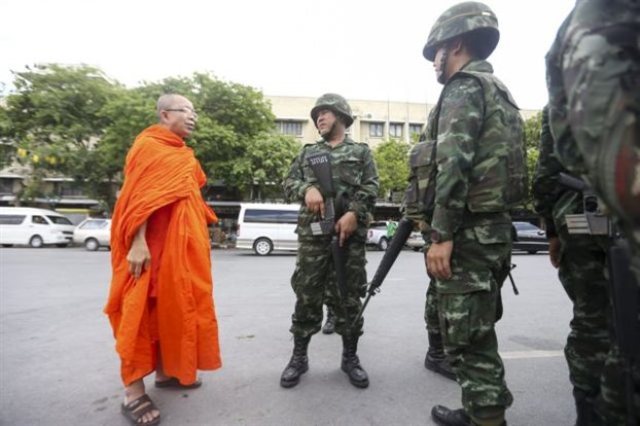Φόβοι για εκκαθαρίσεις από τους πραξικοπηματίες στην Ταϊλάνδη
 - Media