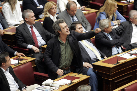 Όταν Τατσόπουλος και Μίχος παρά λίγο να παίξουν ξύλο (Photos) - Media