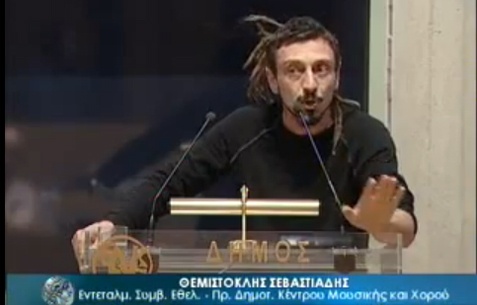 Ο Θέμης με τα ράστα απέναντι στον πολιτικό συντηρητισμό (Video) - Media