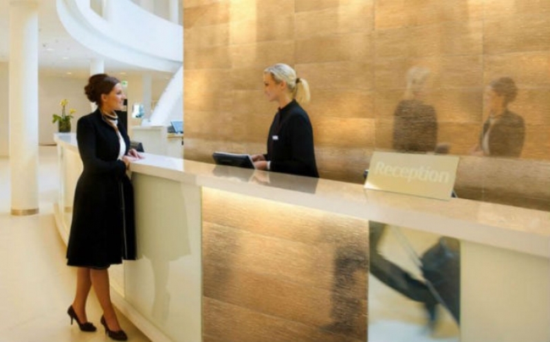 Τα ξενοδοχεία της Ρόδου «φεσώθηκαν» από μια 52χρονη  - Media