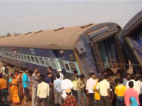 Δεκάδες νεκροί και τραυματίες από εκτροχιασμό τρένου στην Ινδία - Media
