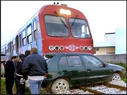Ένας νεκρός από σύγκρουση φορτηγού με αμαξοστοιχία στην Πέλλα - Media