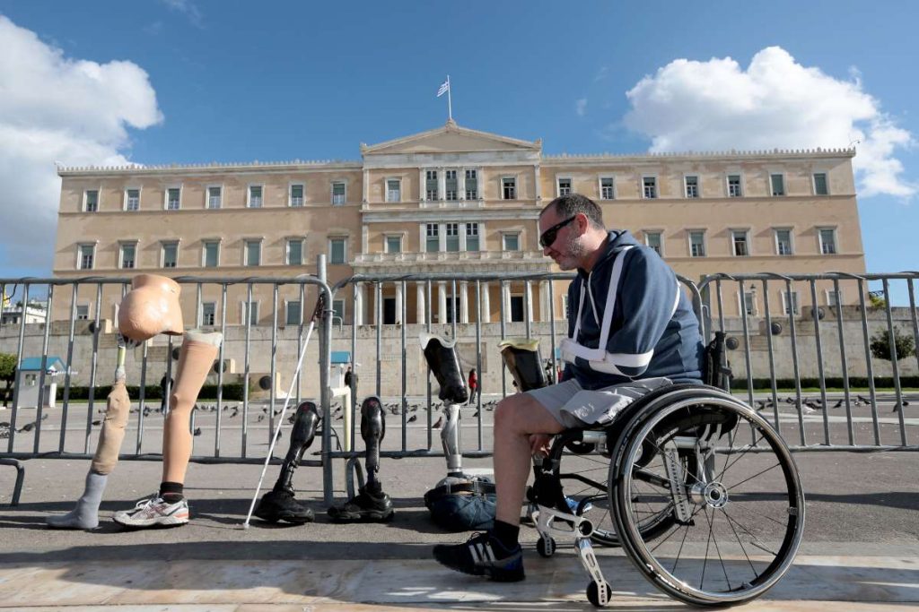 ΑμεΑ: Οργή κατά της κυβέρνησης
  - Media