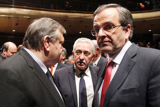 Bloomberg: «Η κυβέρνηση παραπαίει» - Media