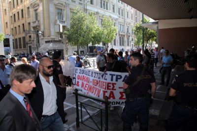 Ολοκληρώθηκε η συνάντηση Βρούτση – τρόικας - Media