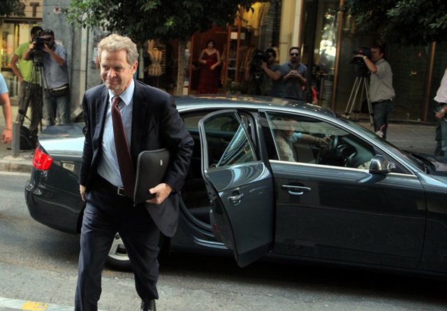 «Τα λένε» Στουρνάρας - τρόικα
 - Media